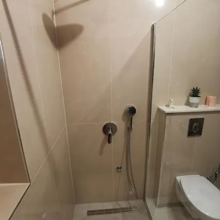 Lovely Family House Robi Affittacamere 3*