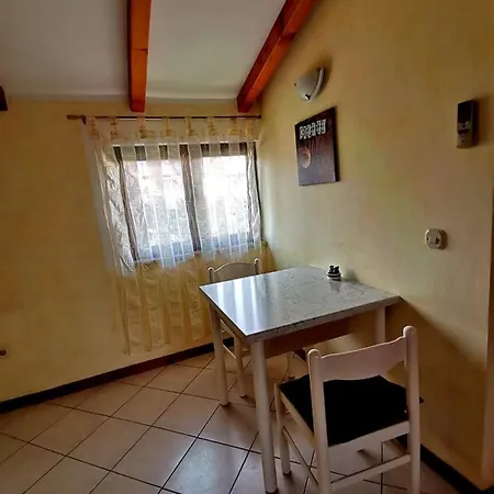Lovely Family House Robi Casa de hóspedes